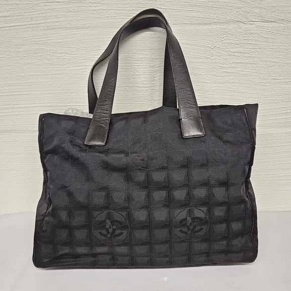 CHANEL 2002 Travel Ligne Monogram Tote Bag in Black Nylon - Picture 2 of 16